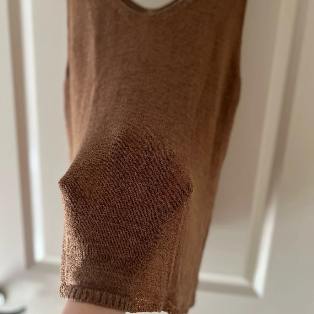 Mine Knit V-Neck Sleeveless Sweater Top Brown Size Large - Picture 4 of 7